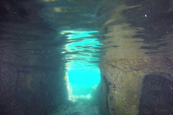 Snorkeling among the Underwater Caves of Ischia Ponte - A Closer Look at the Underwater Caves of Ischia Ponte
