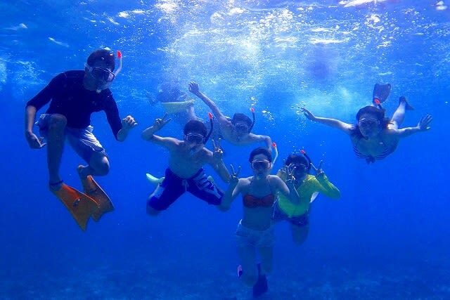 Snorkeling Experience in Ishigaki Island - A morning at sea, with two very different stops