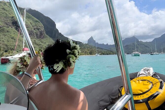 Snorkeling tour by boat on Moorea - A Close-Up on Moorea’s Marine Wonders: Snorkeling by Boat with Marine Grosjean