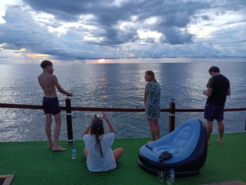 Snorkeling Tour with meals and BBQs - Cocktail - Sunset - Who Should Consider This Tour?