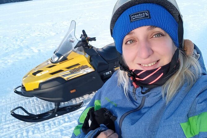 Snow day on snowmobiles, snowshoe hike and culipatín - The Sum Up