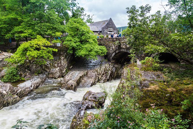 Snowdonia & Chester Day Tour from Manchester Including Admission - Key Points