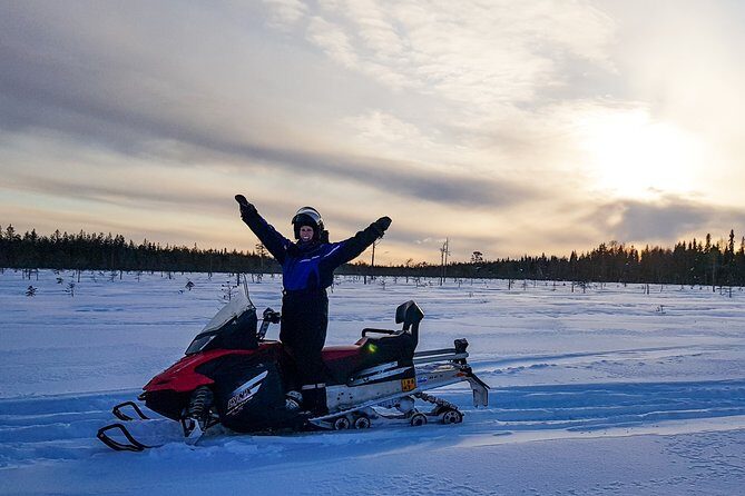 Snowmobile Driving - Morning start - Starting Point and Preparation