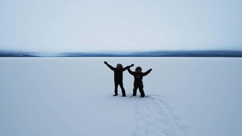 Snowshoe experience with traditional beverages in Lapland - Key Points