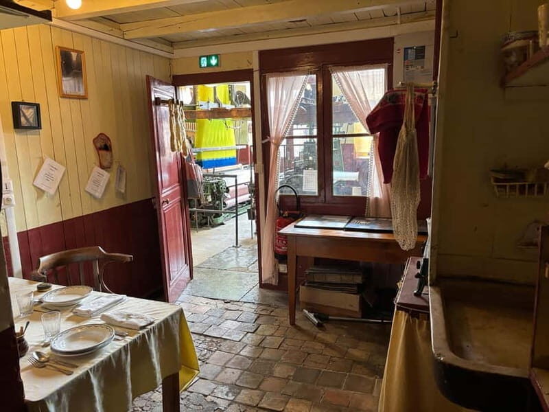 Soierie Vivante's weaving workshops : tours and demos - Why this Tour Offers Great Value