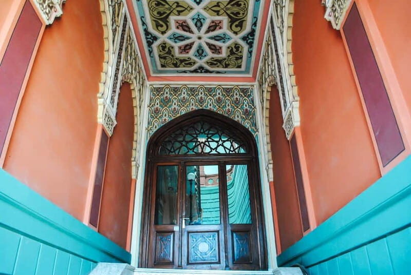 Sololaki - Urban Legends Walk of Bourgeoisie & Haunted Flats - A Deep Dive into Sololaki’s Architectural and Cultural Charm