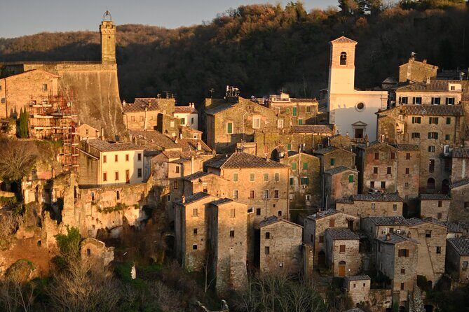 Sorano and its wonders, The Vie Cave and wine cellars - Discover the Hidden Treasures of Sorano: Vie Cave and Wine Cellars Tour