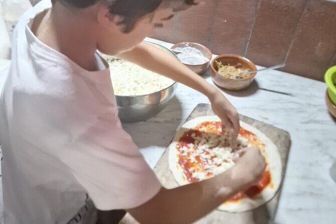 Sorrento Pizza Making Class with Local Pizzaiolo Hands on 100% - Authenticity and Experience Quality