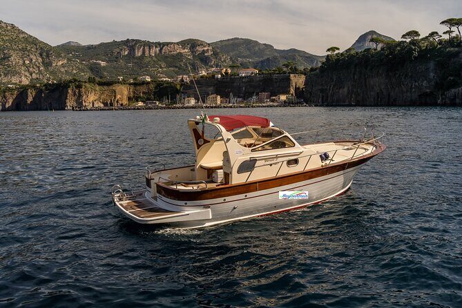 Sorrento: Private boat Capri&Positano - Gozzo Sorrentino 8.50 - Who Will Love This Tour?