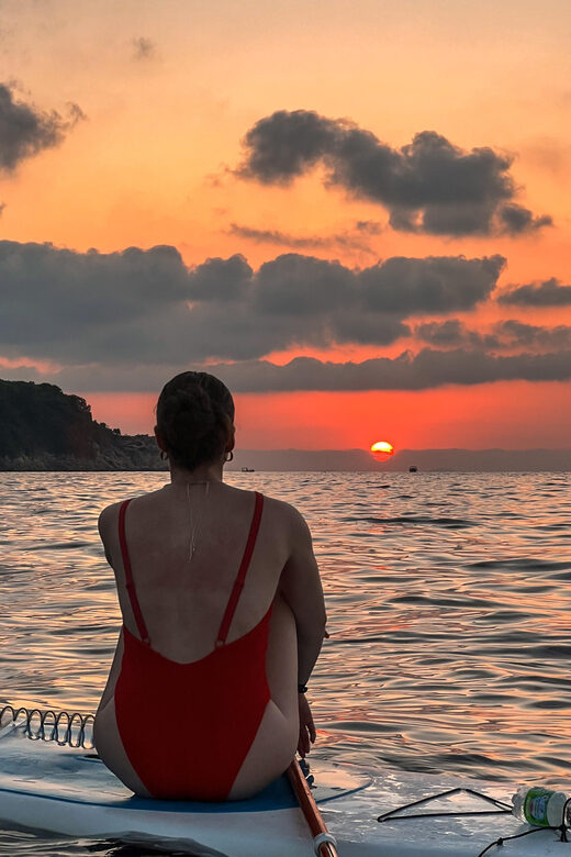 Sorrento: SUP Paddleboard Tour to Bagni Regina Giovanna - Exploring Sorrento’s Coast on a SUP Adventure