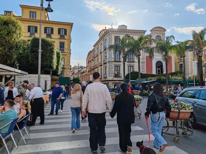 Sorrento:Art walkin'Tour free local Tastings & local Pizza - Key Points