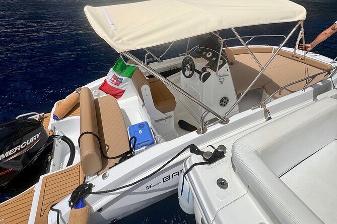 Sorrentomaxiboat tours to Capri - Who Should Book This Experience?