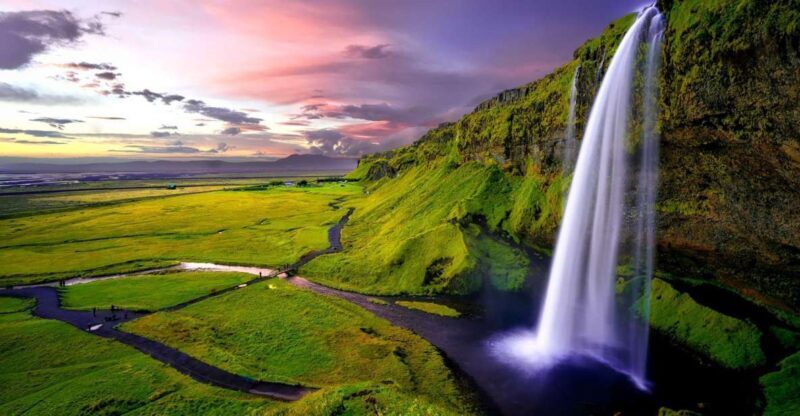 South Coast of Iceland. Black beach, glaier, waterfalls... - Weighing the Value