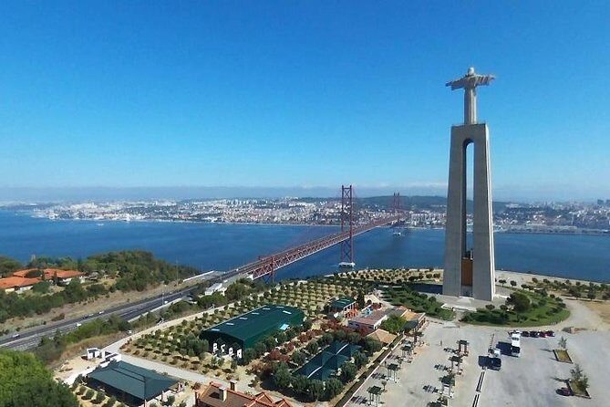 South of Lisbon Private Tour - Cacilhas - Almada - Costa da Caparica - Key Points
