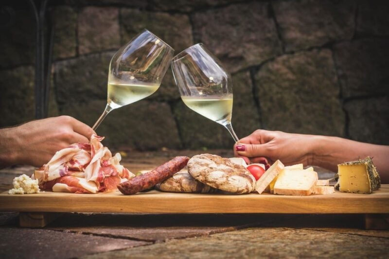 South Tyrolean specialties and wine tasting - South Tyrolean specialties and wine tasting: A flavorful journey from Bavaria