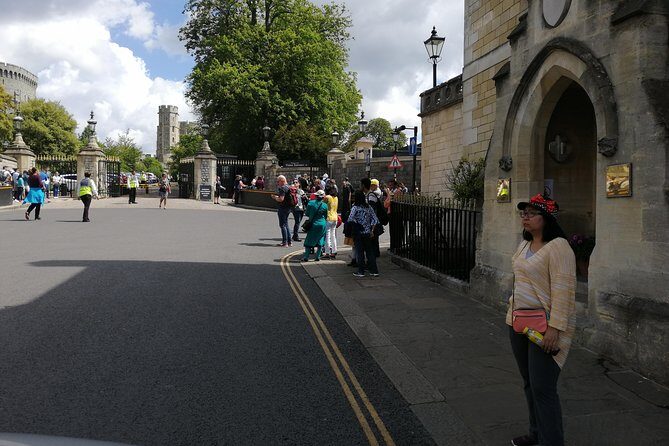 Southampton Cruise Term/ Hotel to London with Stopovers at Stonehenge & Windsor - An In-Depth Look at the Experience