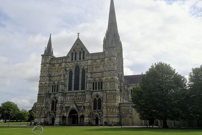 Southampton Shore Excursion: Magna Carta, Salisbury, Bath and Stonehenge - The Complete Guide to the Southampton Shore Excursion