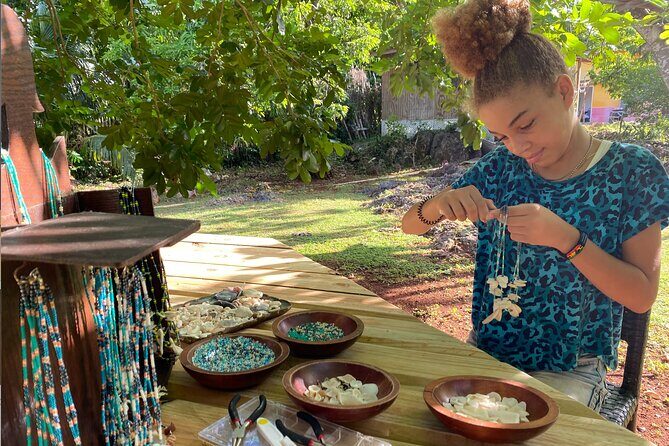 Souvenirs workshop A Mi Mek It! in Montego Bay Jamaica (FR & EN) - Discover the Charm of Souvenirs Workshop A Mi Mek It! in Montego Bay
