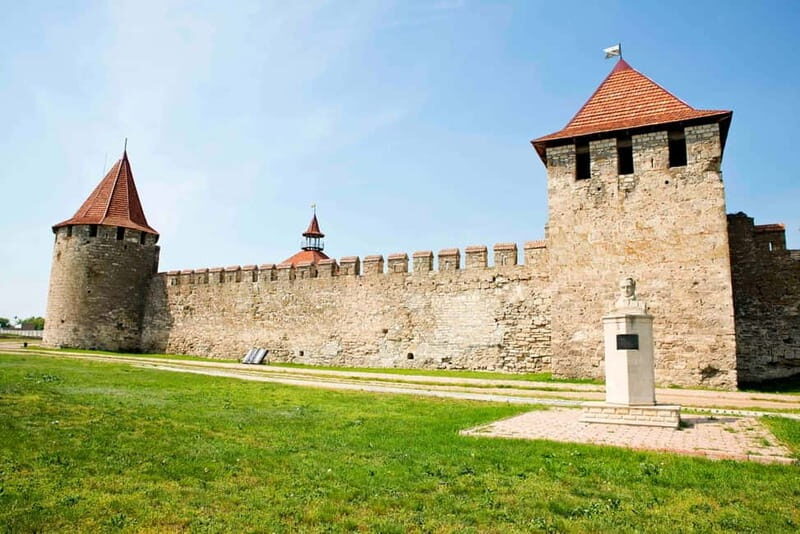 Soviet Secrets of Transnistria: Safe Private Tour to Bender - Soviet Architecture and Monuments: Living Time Capsules