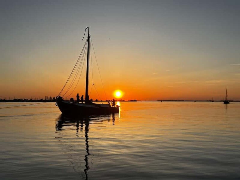 Spakenburg: Sunset boat trip on an authentic fishing boat - Key Points