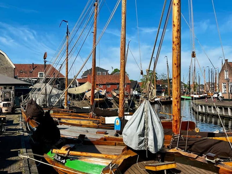 Spakenburg: Sunset boat trip on an authentic fishing boat - FAQs