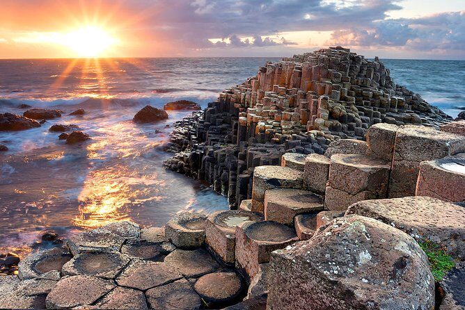 Spanish Belfast And Giants Causeway Tour - Who Will This Tour Suit Best?