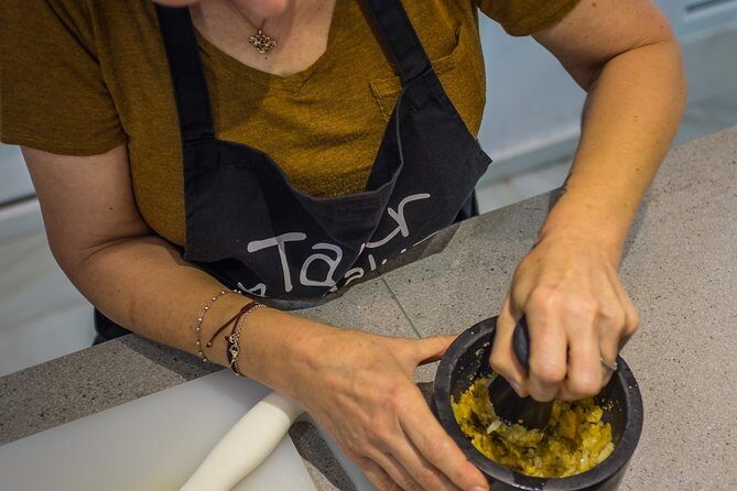 Spanish Cooking Class & Triana Market Tour in Sevilla - A Tasty Dive into Seville: Spanish Cooking Class & Triana Market Tour