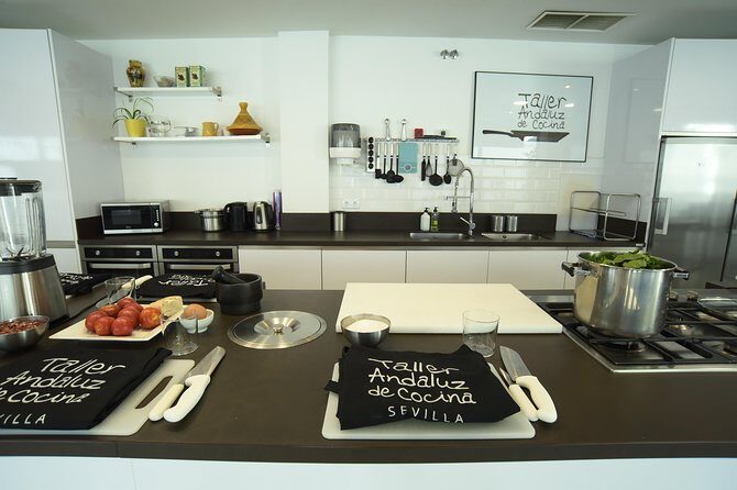 Spanish Cooking Class & Triana Market Tour in Sevilla - Key Points
