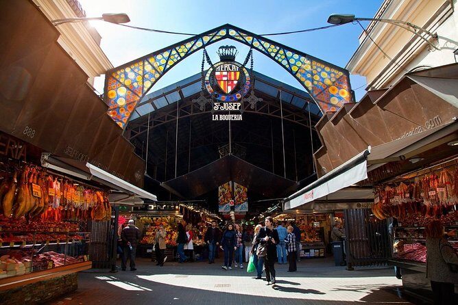 Spanish Oysters, Cava and Ibérico Ham at Barcelonas La Boqueria Market - Key Points