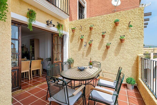Spanish Wine Tasting - Tasting & Pairings: Savoring Local Flavors