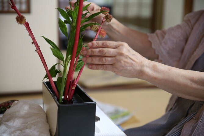 Special Ikebana Experience Guided by an Ikebana Master, Mrs. Inao - Discover the Art of Ikebana in Kurashiki: A Hands-On Experience with a Master