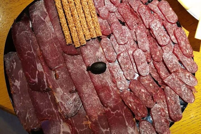 Special selection of prime cuts and wine - Key Points
