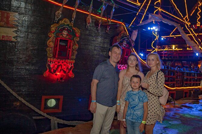 Spectacular Pirate Show, Lobster Dinner & Open Bar in Cancún Bay - Authenticity, Entertainment, and Value