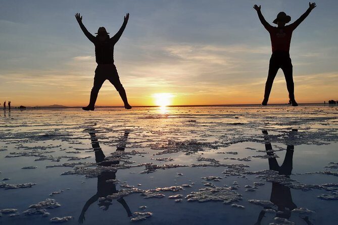 Spectacular Sunset in Uyuni Salt Flats from Uyuni - Key Points