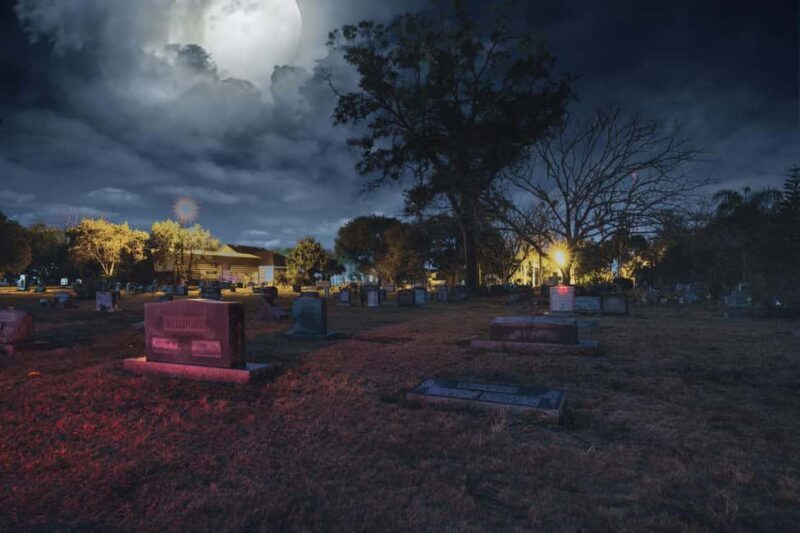 Specters of the Spanish Moss: Jacksonville Ghost Tour - A Closer Look at the Jacksonville Ghost Tour