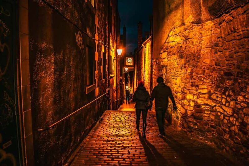 Spectral Encounters: Private Edinburghs Ghostly Trail - A Detailed Look at the Edinburgh Ghostly Trail