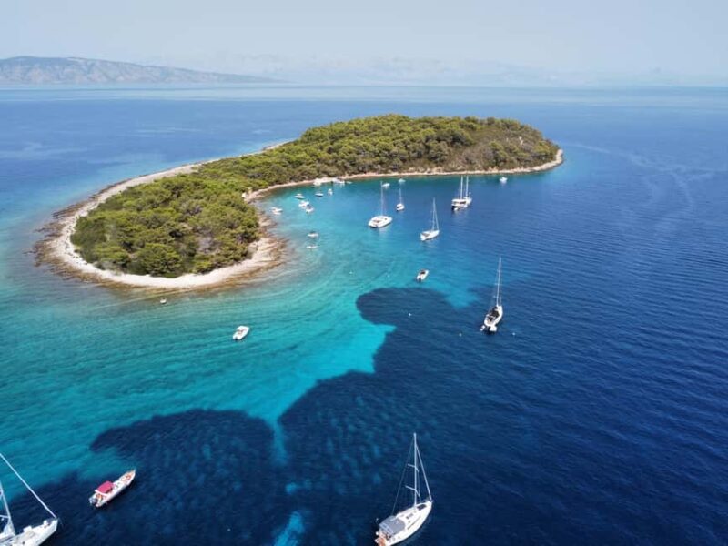 Speedboat to 3 islands: Hvar, Bra, Zeevo with watersports - How the Experience Feels