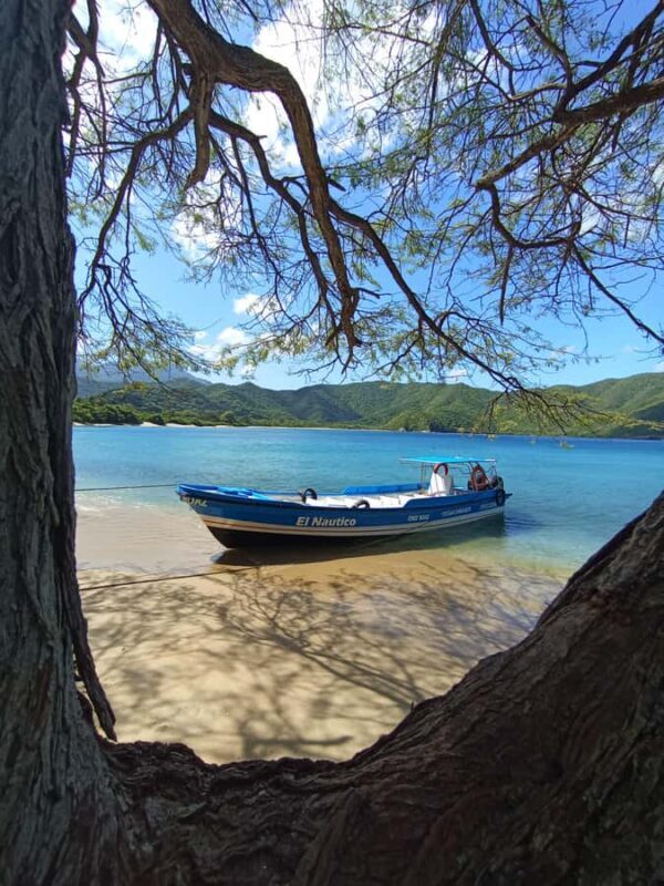 SPEEDBOAT TOUR TO TAYRONA CRISTAL BEACH - Key Points