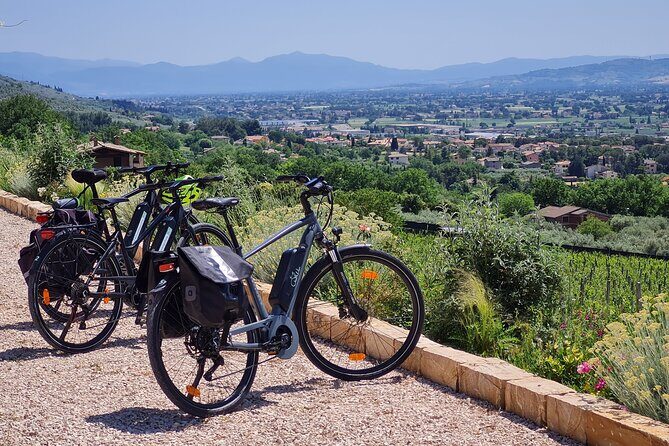 Spello E-Bike Tour with Lunch and Wine Tasting! - Key Points