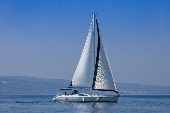 Spend an unforgettable day sailing through the stunning Bra archipelago - Key Points