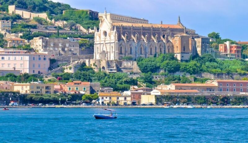 Sperlonga: Boat Tour to Gaeta with Pizza and Drinks - Authentic Experiences and Authenticity