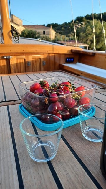 Spetses Island Boat Exploration  e-kaiki - Frequently Asked Questions