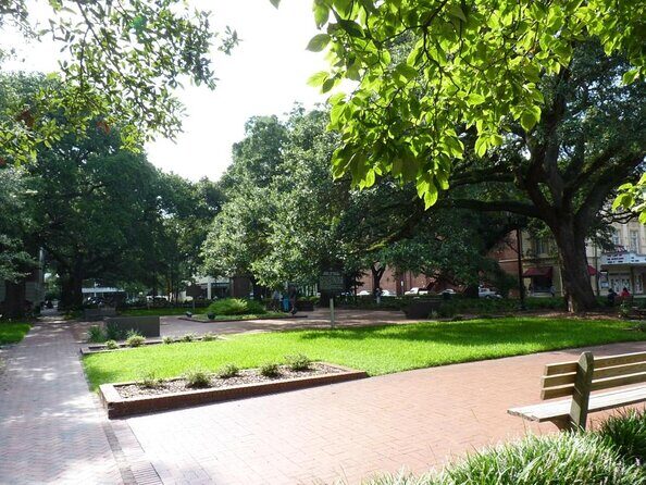 Spirits with Spirits Happy Hour Walking Bar Pub Crawl - Key Points