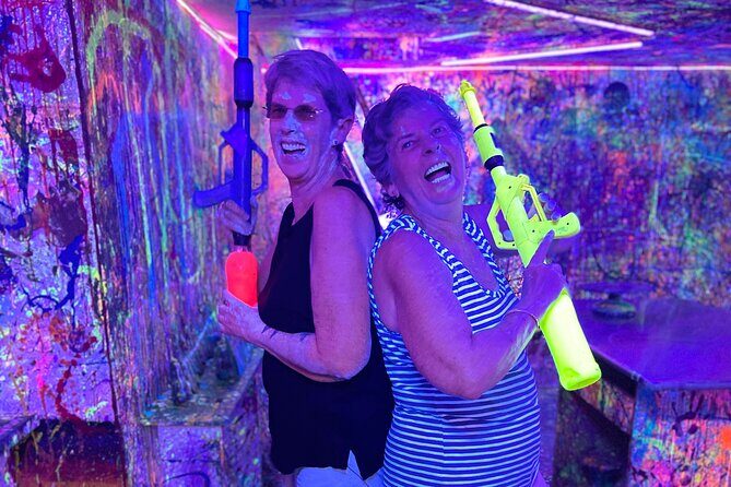 Splatter Art Paint Studio Experience in Hawaii - A Creative Escape in Honolulu: The Splatter Art Paint Studio Experience