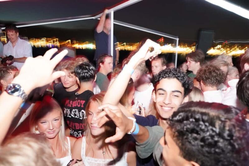 Split: Boat Crawl with Nightclub Access, Shots, & Boat Party - The Crowd and Guides