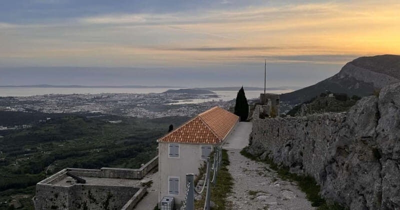 Split: City Sightseeing Evening Sunset Tour in Klis - Key Points