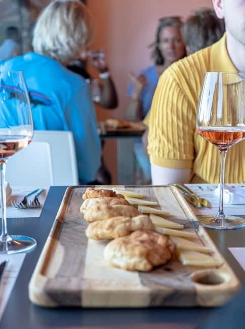 Split/Grad Katela: Vineyard Hen Party Dinner with Transfers - Who This Experience Is Best For