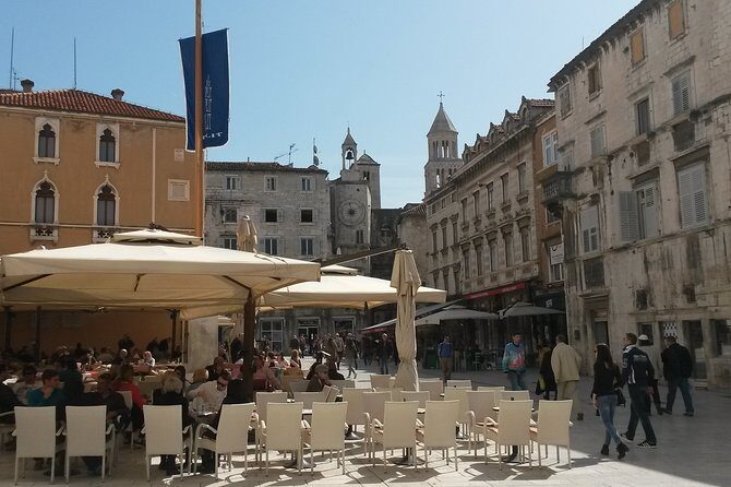 SPLIT-PRIVATE Emperor's Walking Tour for History Lovers + Museum - The Basement Halls & Other Hidden Gems