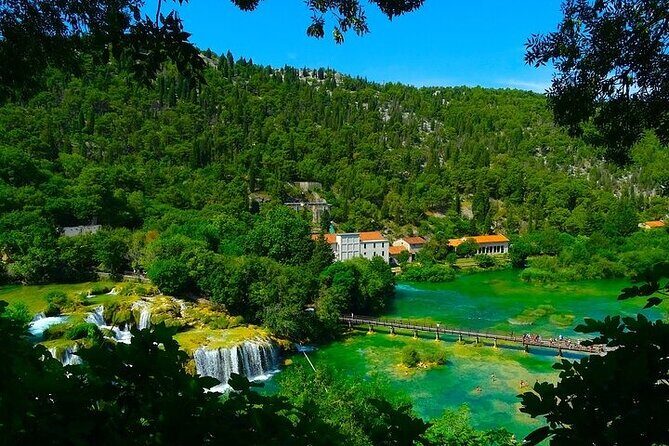 Split Private Tour with Car Transportation - Key Points