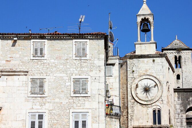 Split Scavenger Hunt and Highlights Self-Guided Tour - Key Points